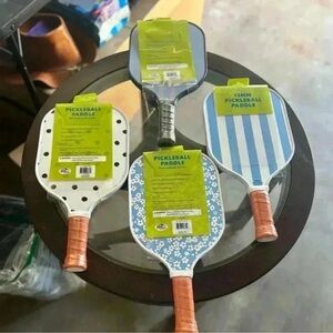 Double-sided padded board. Pack of four.